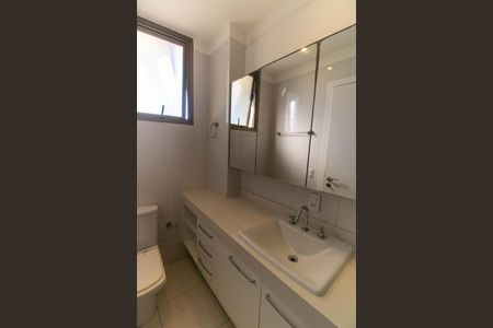 Apartamento para alugar com 180m², 4 quartos e 3 vagas Apartamento para alugar com 180m², 4 quartos e 3 vagasBanheiro da Suíte 2