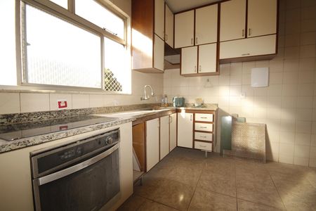 Apartamento para alugar com 170m², 5 quartos e 2 vagascozinha