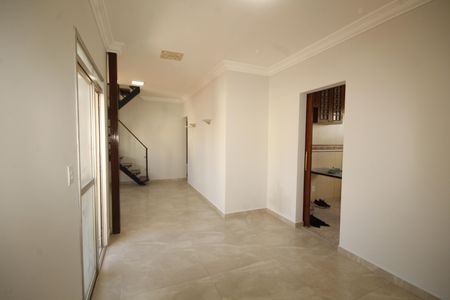 Apartamento para alugar com 5 quartos, 170m² em Carlos Prates, Belo Horizonte
