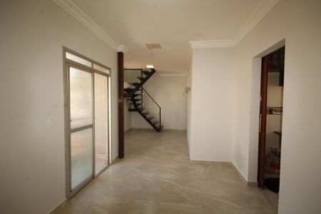 Apartamento para alugar com 170m², 5 quartos e 2 vagassala