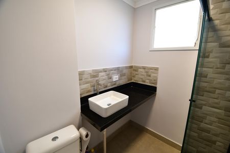 Banheiro de apartamento à venda com 2 quartos, 48m² em Vila Helena, Campinas
