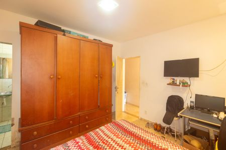 Casa à venda com 240m², 2 quartos e 1 vagaSuíte