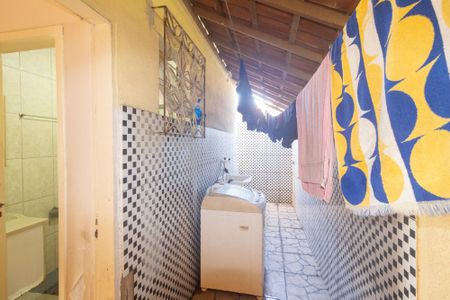 Casa à venda com 240m², 2 quartos e 1 vagaÁrea de Serviço