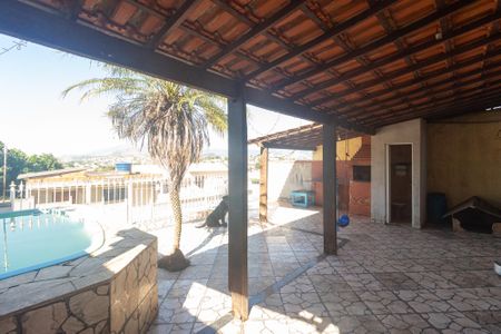 Casa à venda com 240m², 2 quartos e 1 vagaVaranda