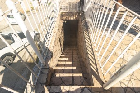 Casa à venda com 240m², 2 quartos e 1 vagaEscada