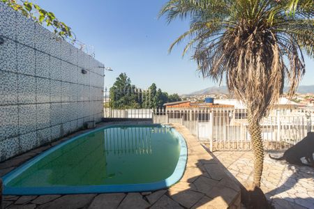 Casa à venda com 240m², 2 quartos e 1 vagaQuintal