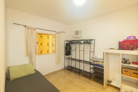 Casa à venda com 240m², 2 quartos e 1 vagaQuarto