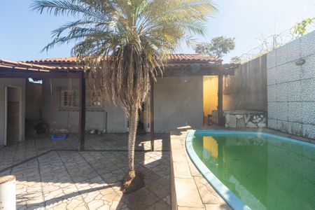Quintal de casa à venda com 2 quartos, 240m² em Campo Grande, Rio de Janeiro