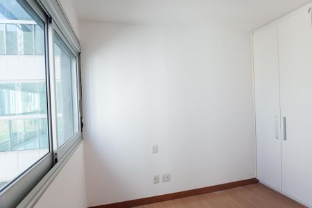 Apartamento à venda com 198m², 3 quartos e 4 vagas Apartamento à venda com 198m², 3 quartos e 4 vagassuite 1