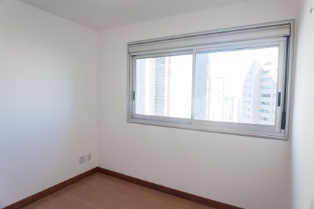 Apartamento à venda com 198m², 3 quartos e 4 vagas Apartamento à venda com 198m², 3 quartos e 4 vagassuite 1