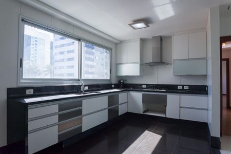 Apartamento à venda com 198m², 3 quartos e 4 vagas Apartamento à venda com 198m², 3 quartos e 4 vagasCozinha