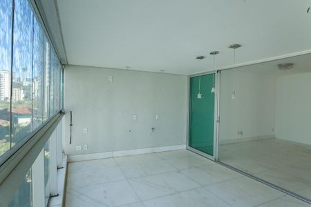 Apartamento à venda com 198m², 3 quartos e 4 vagas Apartamento à venda com 198m², 3 quartos e 4 vagasVaranda da Sala