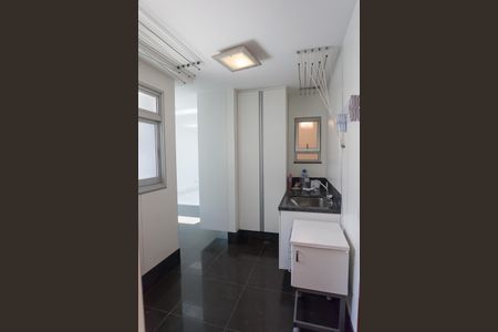 Apartamento à venda com 198m², 3 quartos e 4 vagas Apartamento à venda com 198m², 3 quartos e 4 vagasÁrea de Serviço
