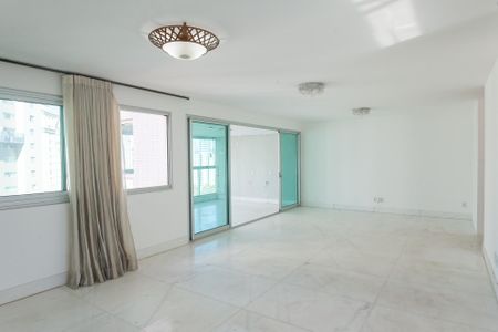 Apartamento à venda com 198m², 3 quartos e 4 vagas Apartamento à venda com 198m², 3 quartos e 4 vagassala