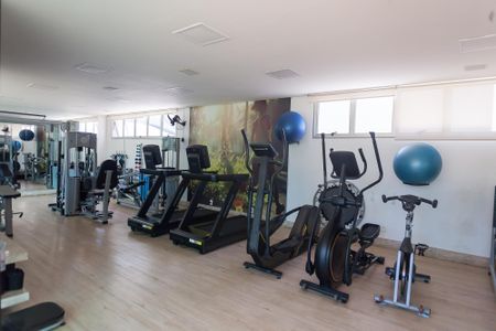 Apartamento à venda com 198m², 3 quartos e 4 vagas Apartamento à venda com 198m², 3 quartos e 4 vagasÁrea comum - Academia