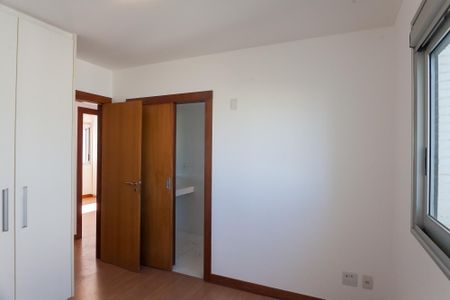 Apartamento à venda com 198m², 3 quartos e 4 vagas Apartamento à venda com 198m², 3 quartos e 4 vagassuite 1