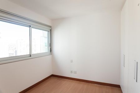 Apartamento à venda com 198m², 3 quartos e 4 vagas Apartamento à venda com 198m², 3 quartos e 4 vagassuite 1