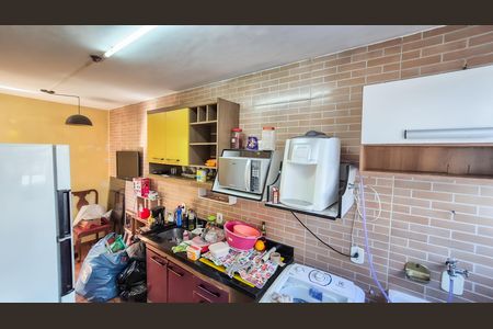 Casa à venda com 75m², 2 quartos e 1 vaga