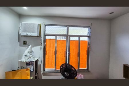 Casa à venda com 2 quartos, 75m² em Bonsucesso, Rio de Janeiro