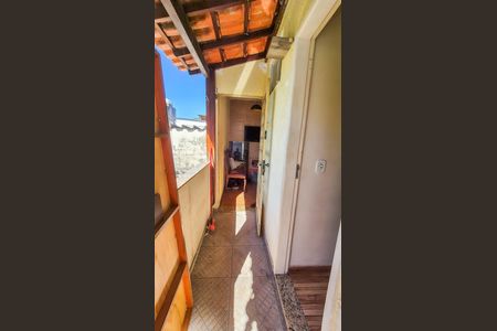 Casa à venda com 75m², 2 quartos e 1 vaga