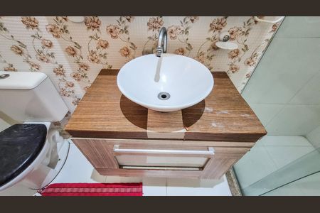 Casa à venda com 75m², 2 quartos e 1 vaga
