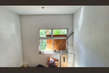 Casa à venda com 75m², 2 quartos e 1 vaga