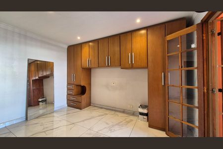 Casa para alugar com 249m², 2 quartos e 2 vagas Casa para alugar com 249m², 2 quartos e 2 vagasSuíte