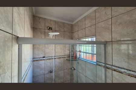 Casa para alugar com 249m², 2 quartos e 2 vagas Casa para alugar com 249m², 2 quartos e 2 vagasBanheiro da suíte 2