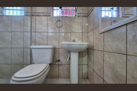 Casa para alugar com 249m², 2 quartos e 2 vagas Casa para alugar com 249m², 2 quartos e 2 vagasBanheiro da suíte 2