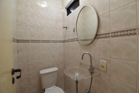 Lavabo de apartamento para alugar com 1 quarto, 109m² em Cabral, Curitiba