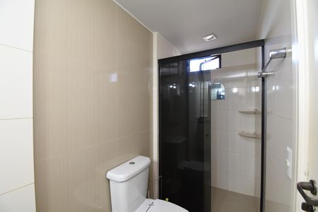 Banheiro da Suíte de apartamento para alugar com 1 quarto, 109m² em Cabral, Curitiba