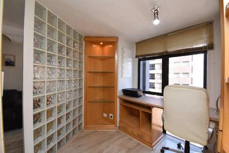 Escritório/Sala 2 de apartamento para alugar com 1 quarto, 109m² em Cabral, Curitiba