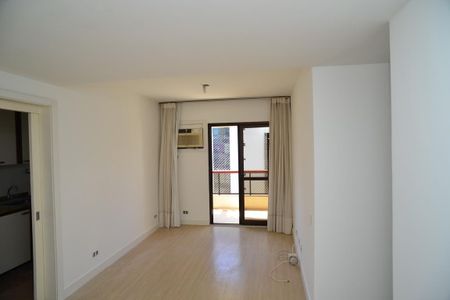 Sala de apartamento para alugar com 2 quartos, 62m² em Barra da Tijuca, Rio de Janeiro