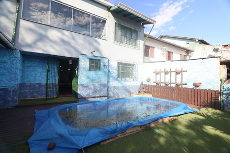 Casa à venda com 182m², 3 quartos e 3 vagasPiscina