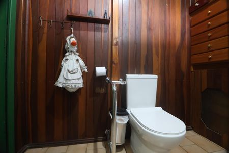 Casa à venda com 182m², 3 quartos e 3 vagasBanheiro 
