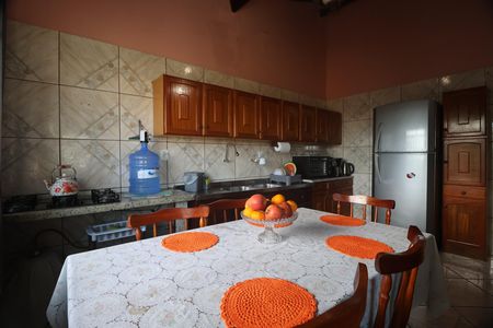 Casa à venda com 182m², 3 quartos e 3 vagasCozinha - Armários
