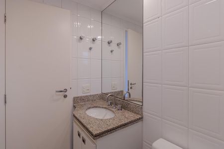 Apartamento para alugar com 129m², 3 quartos e 2 vagas Apartamento para alugar com 129m², 3 quartos e 2 vagasBanheiro da Suíte