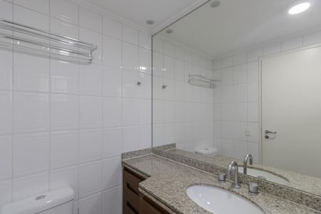 Apartamento para alugar com 129m², 3 quartos e 2 vagas Apartamento para alugar com 129m², 3 quartos e 2 vagasBanheiro da Suíte 2