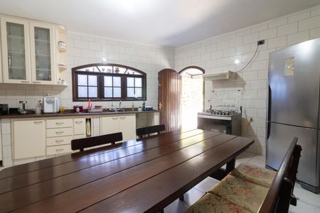 Casa à venda com 278m², 4 quartos e 7 vagas Casa à venda com 278m², 4 quartos e 7 vagasCozinha