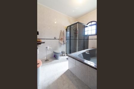 Casa à venda com 278m², 4 quartos e 7 vagas Casa à venda com 278m², 4 quartos e 7 vagasBanheiro 1