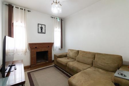 Casa à venda com 278m², 4 quartos e 7 vagas Casa à venda com 278m², 4 quartos e 7 vagasSala de tv