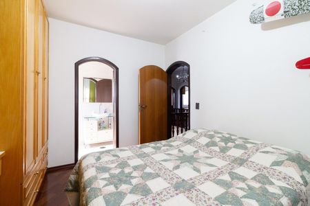 Casa à venda com 278m², 4 quartos e 7 vagas Casa à venda com 278m², 4 quartos e 7 vagasQuarto 4 - Suíte