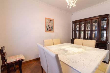 Casa à venda com 278m², 4 quartos e 7 vagas Casa à venda com 278m², 4 quartos e 7 vagasSala de jantar