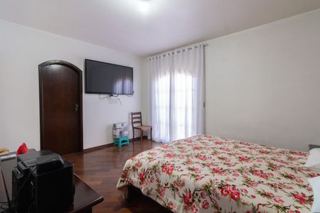 Casa à venda com 278m², 4 quartos e 7 vagas Casa à venda com 278m², 4 quartos e 7 vagasQuarto 1 - Suíte