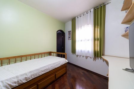 Casa à venda com 278m², 4 quartos e 7 vagas Casa à venda com 278m², 4 quartos e 7 vagasQuarto 3 - Suíte