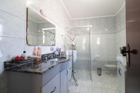 Casa à venda com 278m², 4 quartos e 7 vagas Casa à venda com 278m², 4 quartos e 7 vagasBanheiro 2