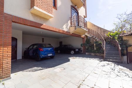 Casa à venda com 278m², 4 quartos e 7 vagas Casa à venda com 278m², 4 quartos e 7 vagasGaragem
