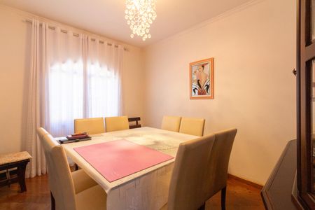 Casa à venda com 278m², 4 quartos e 7 vagas Casa à venda com 278m², 4 quartos e 7 vagasSala de jantar