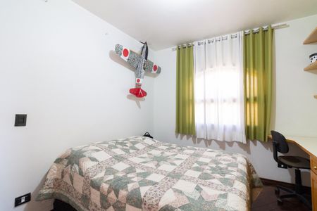 Casa à venda com 278m², 4 quartos e 7 vagas Casa à venda com 278m², 4 quartos e 7 vagasQuarto 4 - Suíte