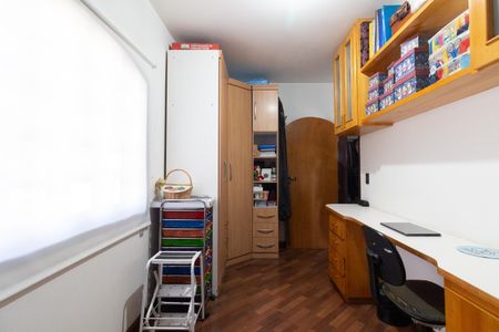 Casa à venda com 278m², 4 quartos e 7 vagas Casa à venda com 278m², 4 quartos e 7 vagasQuarto 2